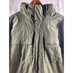 MEC Mountain Equipment Co-op Men's M Insulated Hooded Parka Jacket Army Green